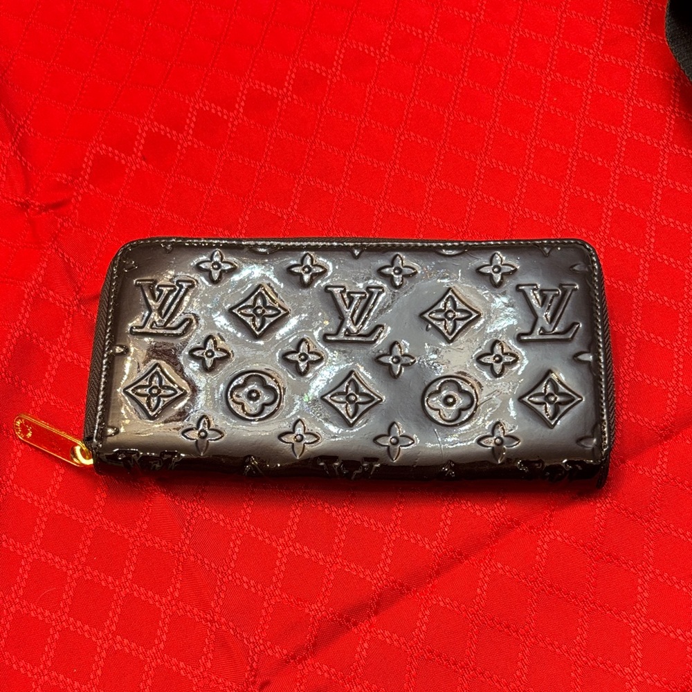 Black Embossed Klingon wallet
